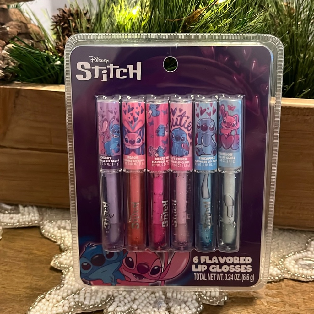 Stitch lip gloss set